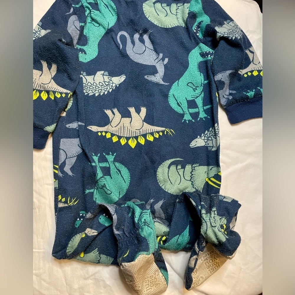 Just One You 18m PRELOVED Dinosaur Footie Pajamas some pilling through out body - Picture 13 of 14
